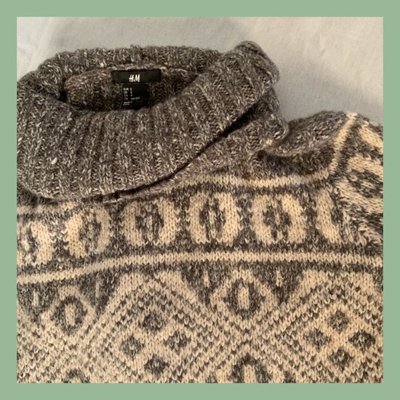 Cozy Printed Turtleneck - Picture 1 of 2